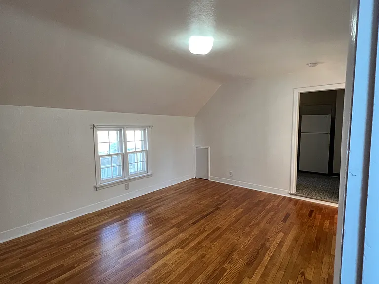 1325 Rogers St — Photo 8