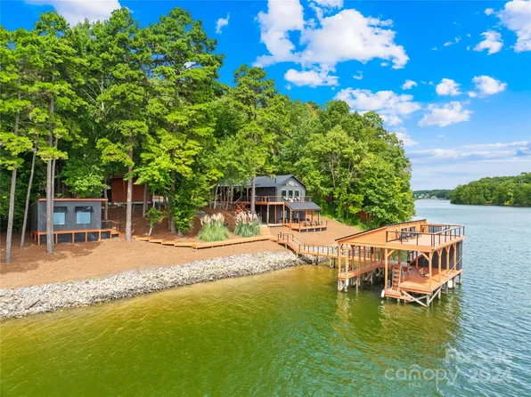 8799 Popular Ln, Sherrills Ford, NC 28673