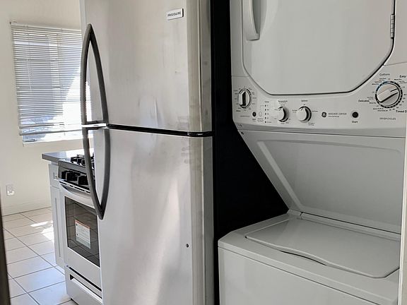 5th image of 4172 Somerset Dr
