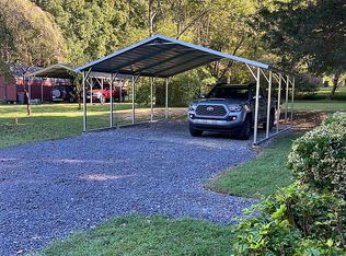 1704 Hazelwood Dr, Statesville, NC 28625