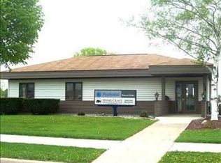 326 6th St, Monroe, WI 53566