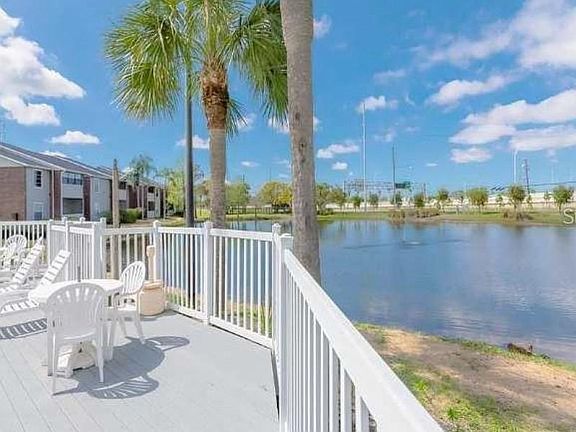 4th image of 1400 Gandy Blvd N Unit 410