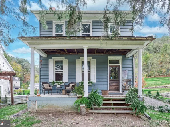 1355 Baughman Ln, Seven Valleys, PA 17360