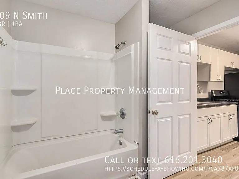 409 N Smith St — Photo 6