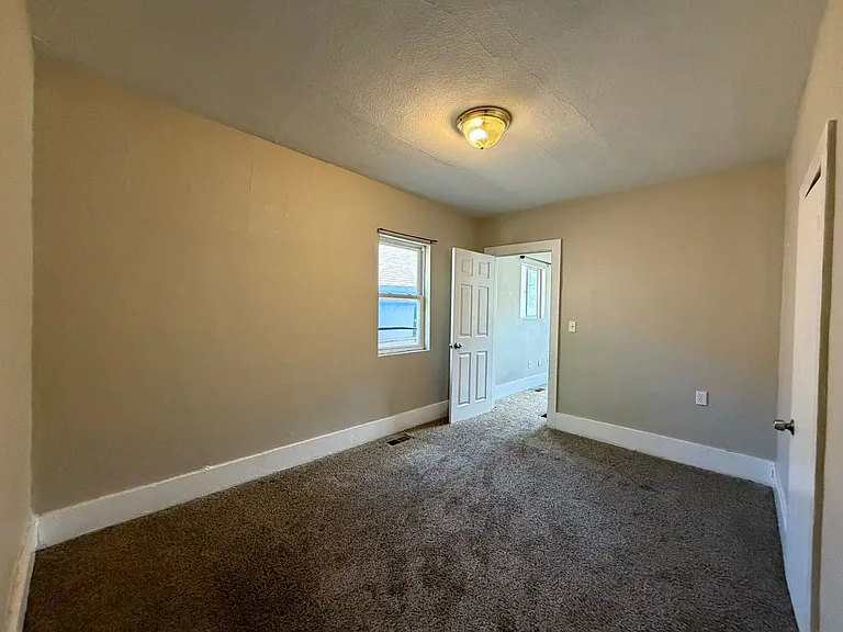 404 E Kiowa St — Photo 4
