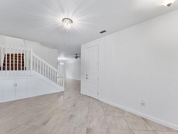 3rd image of 12756 Anthorne Ln S