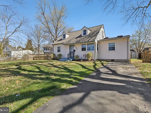 2nd image of 6909 Columbia Dr