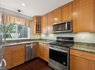 4163 S Four Mile Run Dr UNIT 204, Arlington, VA 22204