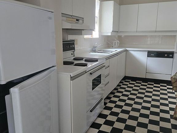 5th image of 257 Bath Rd #101