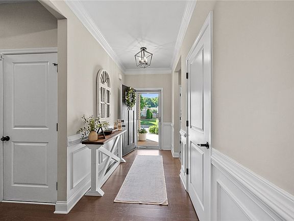 2nd image of 709 Arnica Dr