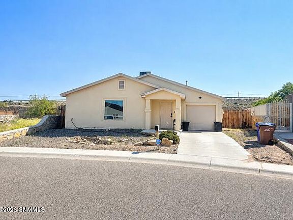 2nd image of 4463 Valle Del Luz