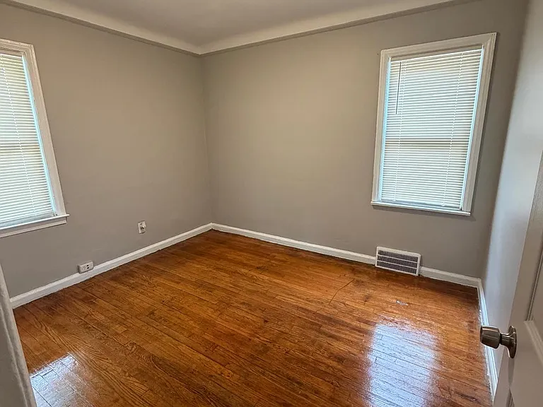 10030 Abington Ave — Photo 4