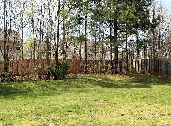 4th image of 121 Marquette Dr
