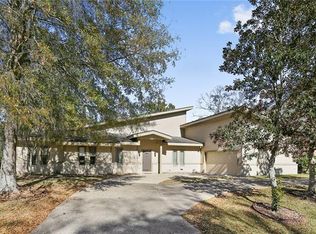 40 E Levert Dr, Luling, LA 70070