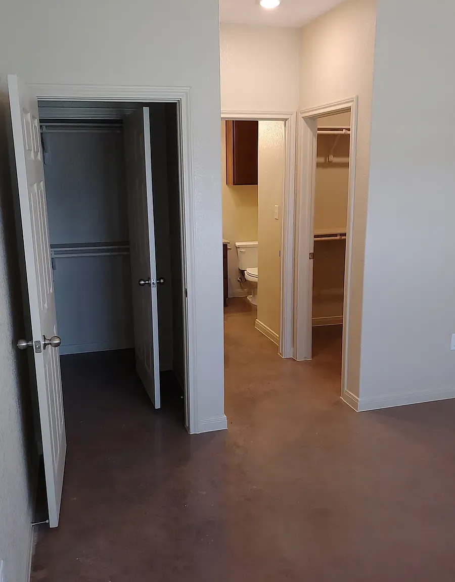 2 bed, $1,437 — Photo 2