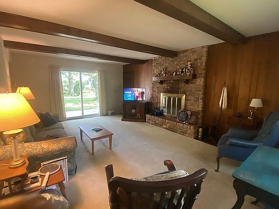 5th image of 203 Powderhorn Dr