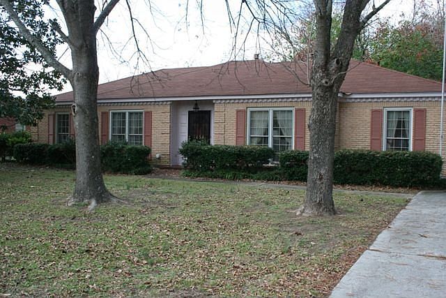 3456 Manchester Dr
