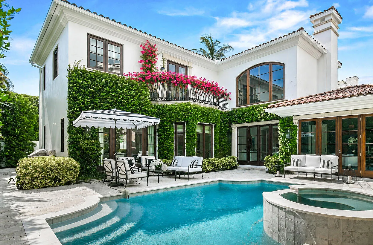 5 bed, 6.5 bath, 4525 sqft, $80,000 — Photo 1