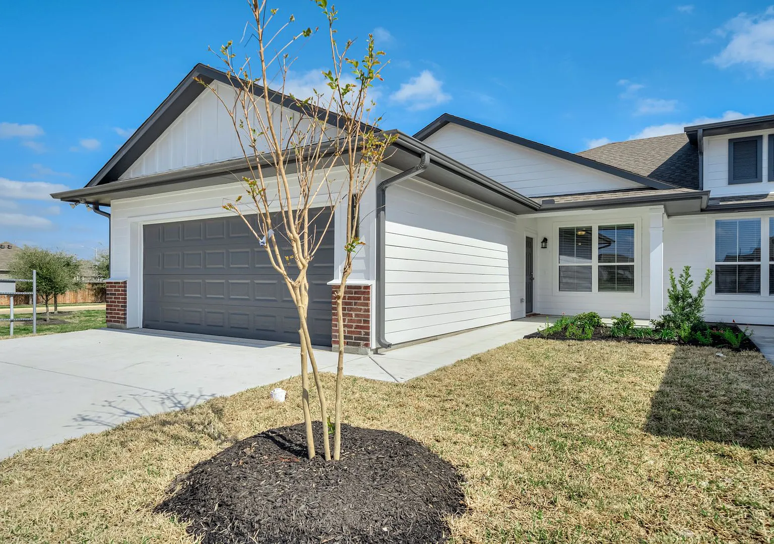 1141 Trellis Pass — Photo 2