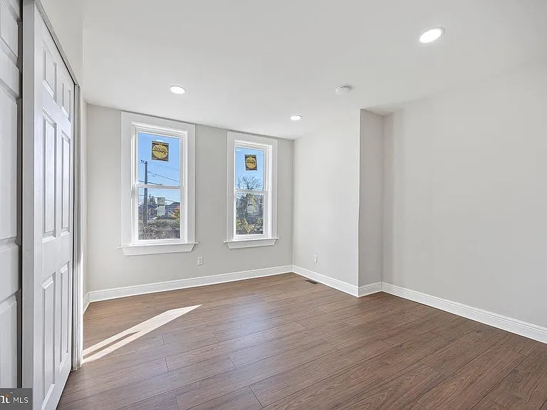 117 Collins Ave S — Photo 12