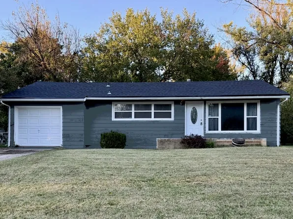 1908 SW Harp Pl, Topeka, KS 66611
