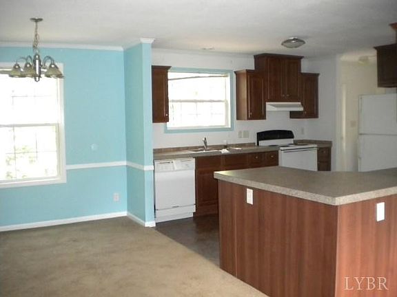 3rd image of 322 Wesley Dr