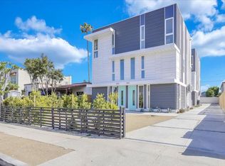 4555 Saturn St, Los Angeles, CA 90019