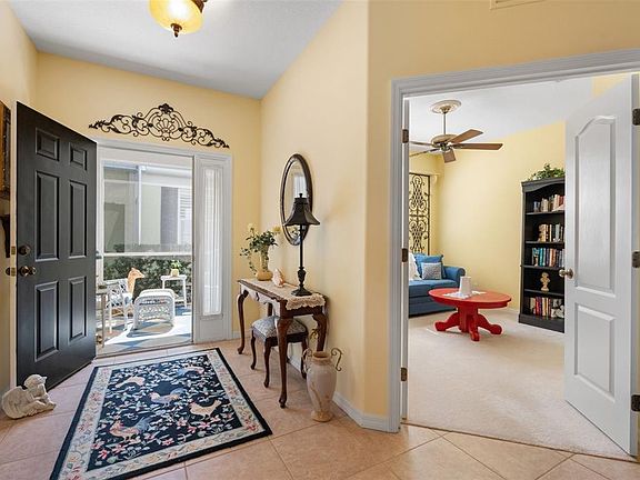 4th image of 905 Barclay Ct