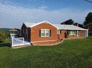 110 Mountain View Ave, Galax, VA 24333