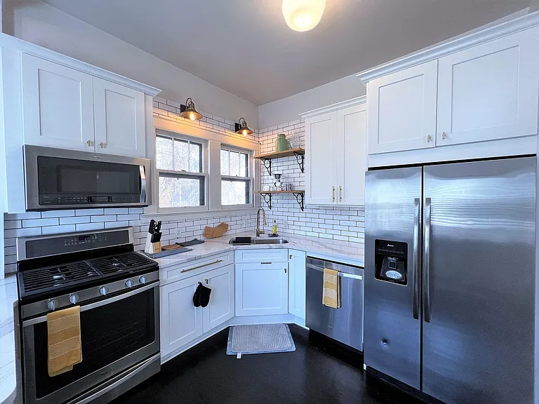 601 Gill Ave — Photo 7
