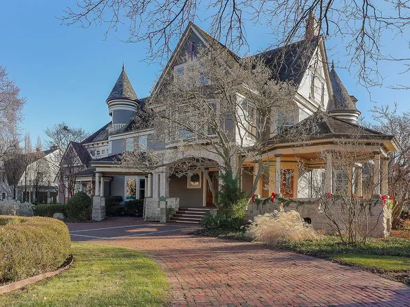 8 E 3rd St, Hinsdale, IL 60521