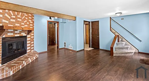 811 Villette Ct — Photo 4