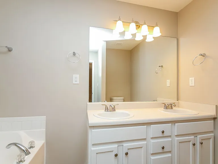 100 Saint Ann Cir — Photo 12