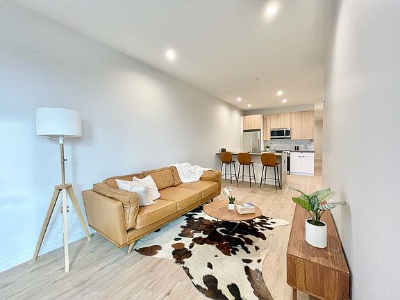 3rd image of 307 Pine St #404AB