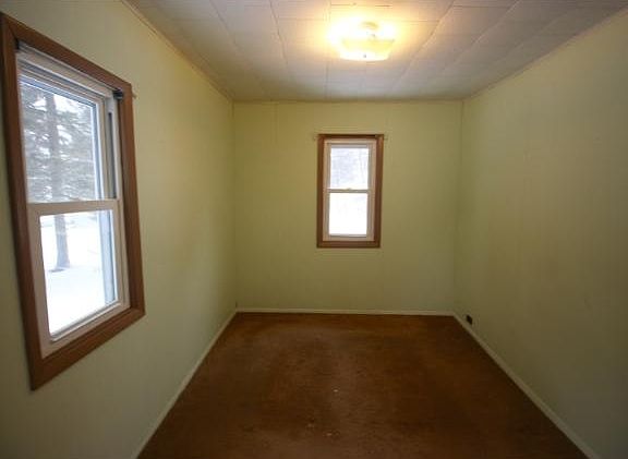 4th image of 217 Lakeshore Dr W