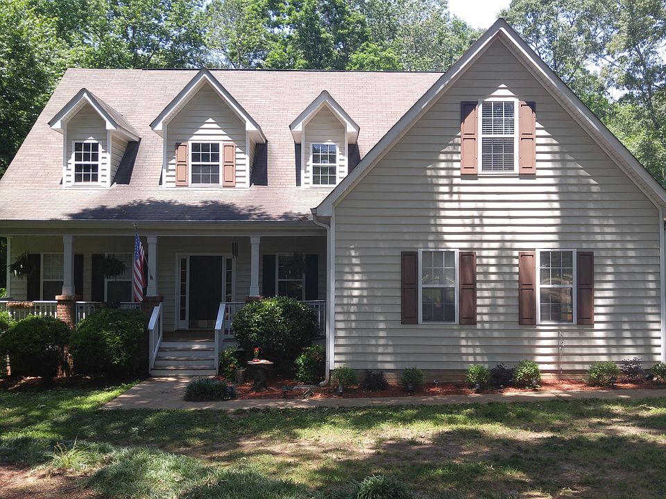 1st image of 215 Brittain Way