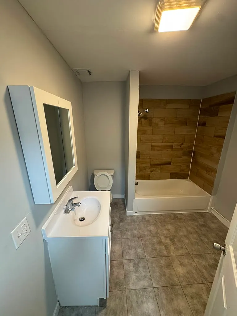 2 bed, $1,672 — Photo 4