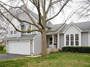 8 Lindsey Ct W, Bolingbrook, IL 60440