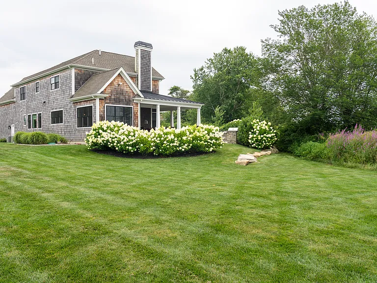207 Cornelius Dr — Photo 32