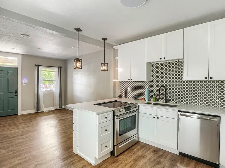 802 W 4th Ave — Photo 11