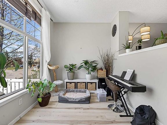 5th image of 138 NW Promenade Way SE