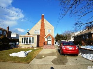 70 Sunset Ave, Lynbrook, NY 11563