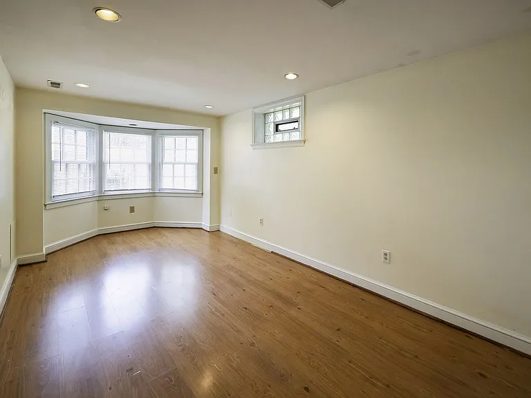 4441 Brandywine St NW — Photo 49