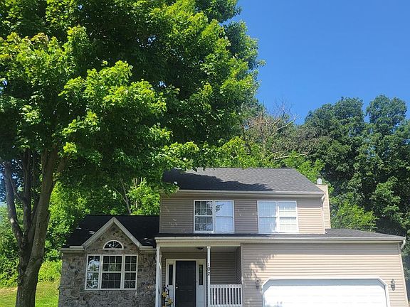 2nd image of 102 Mason Runn Ln