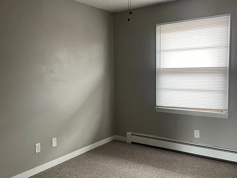 2217 Muscatine Ave — Photo 5