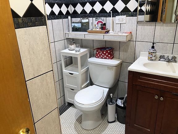 5th image of 1168 N La Salle Dr APT 2B