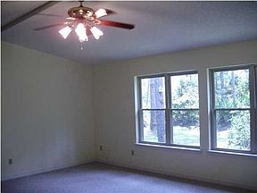 5th image of 405 Admiral Semmes Ave