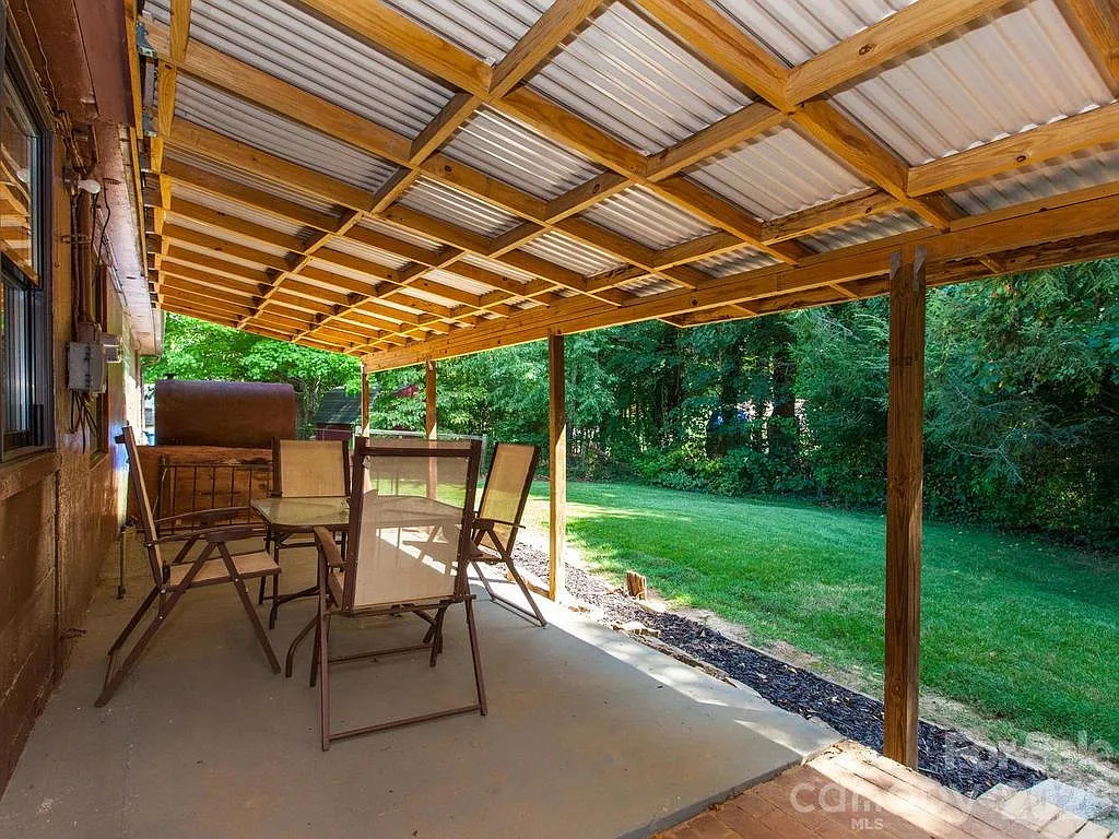 3 bed, 1658 sqft, $2,290 — Photo 4
