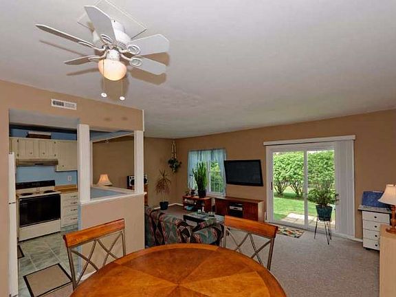 3rd image of 90 Ziemke Farm Ln