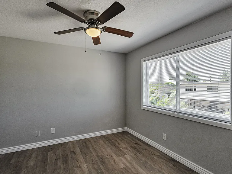 1602 E Weathervane Ln — Photo 13
